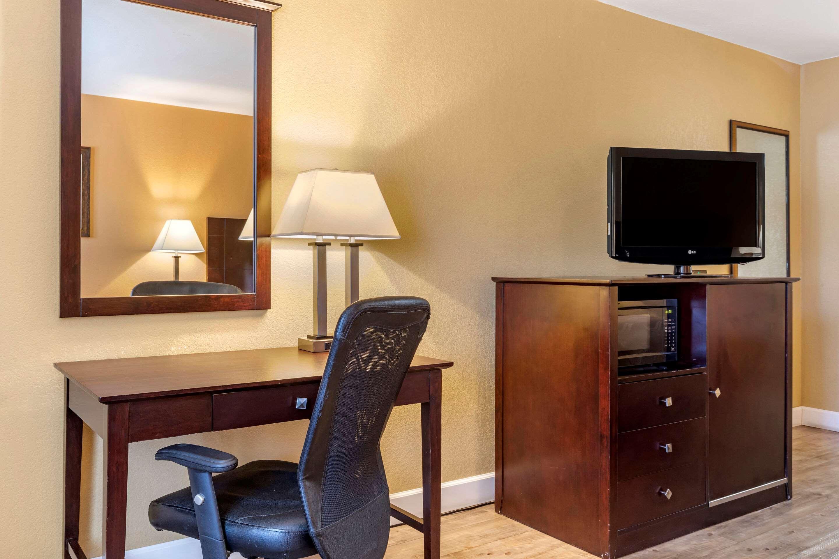 Quality Inn Russellville I-40 Exterior photo