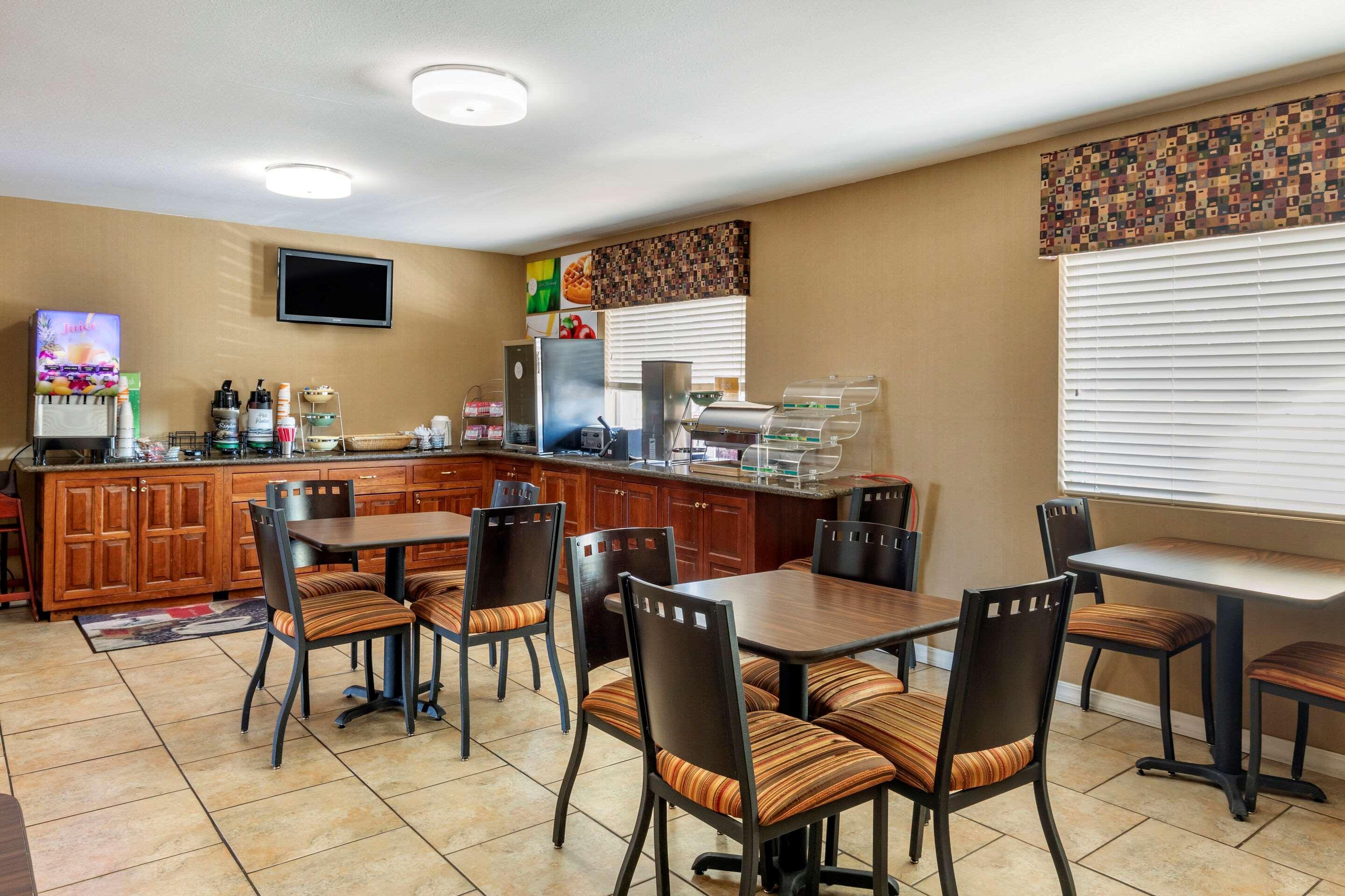 Quality Inn Russellville I-40 Exterior photo
