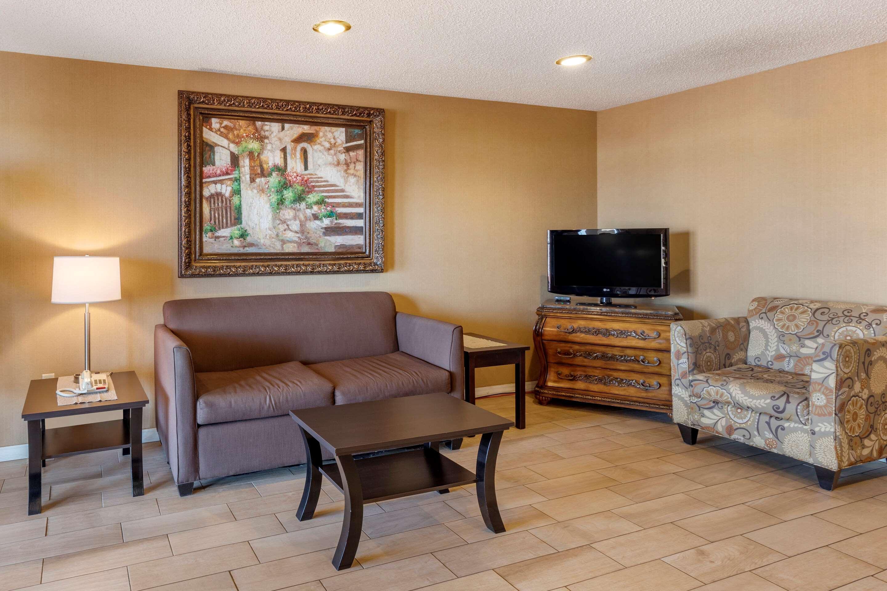 Quality Inn Russellville I-40 Exterior photo